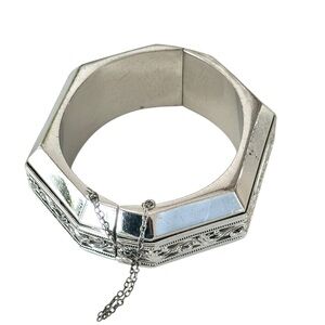 Whiting & Davis Silver Toned Vintage Filigree Bangle Bracelet with Safety Chain